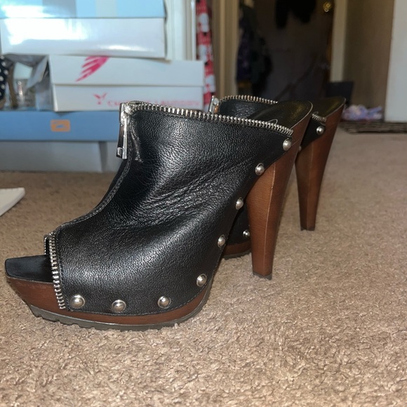 Jessica Simpson heels - Picture 2 of 3